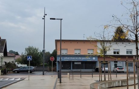 pose de mats VALMONT type LINEA avec luminaires PIXEL LED de chez ECLATEC